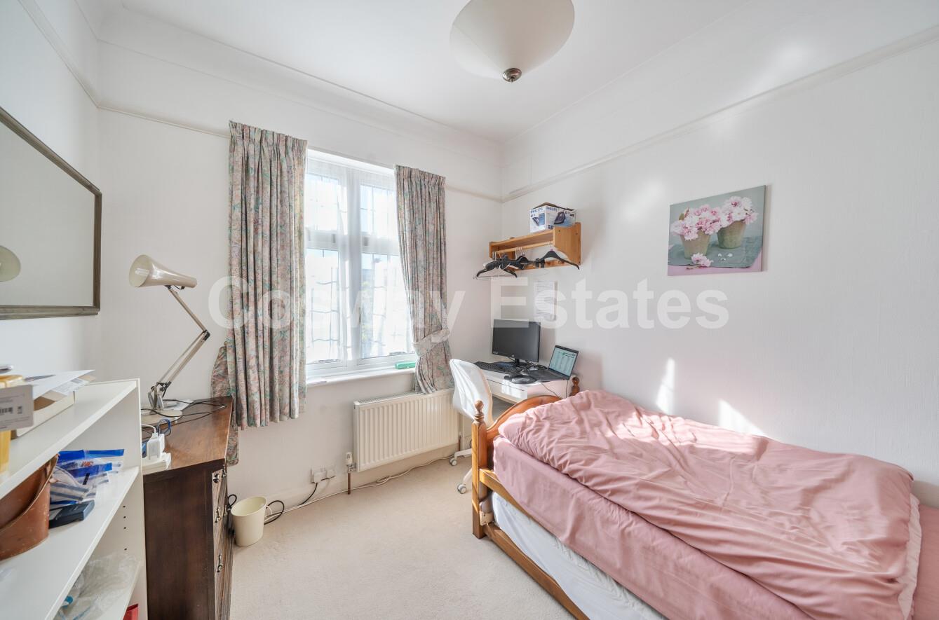 Sunnydale Gardens, Mill Hill, NW7, London